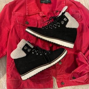 Cute Sheep Lined Black Ankle Booties